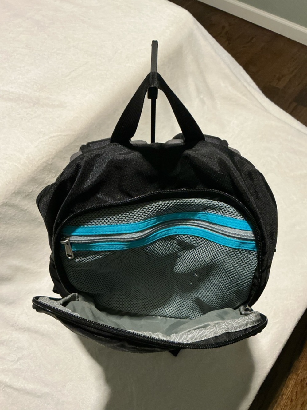Thule Sweden Black Backpack - Durable Travel Bag - Picture 4 of 10
